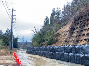 県道285号の道路啓開工事（作業後）